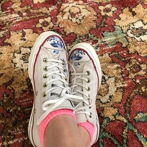 Meet your Posher, Elaine